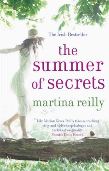 The summer of secrets [Paperback]